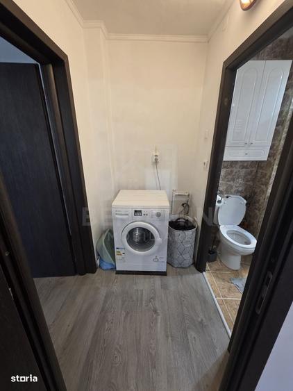 Apartament cu 2 camere semidecomandat în Craiovița Nouă