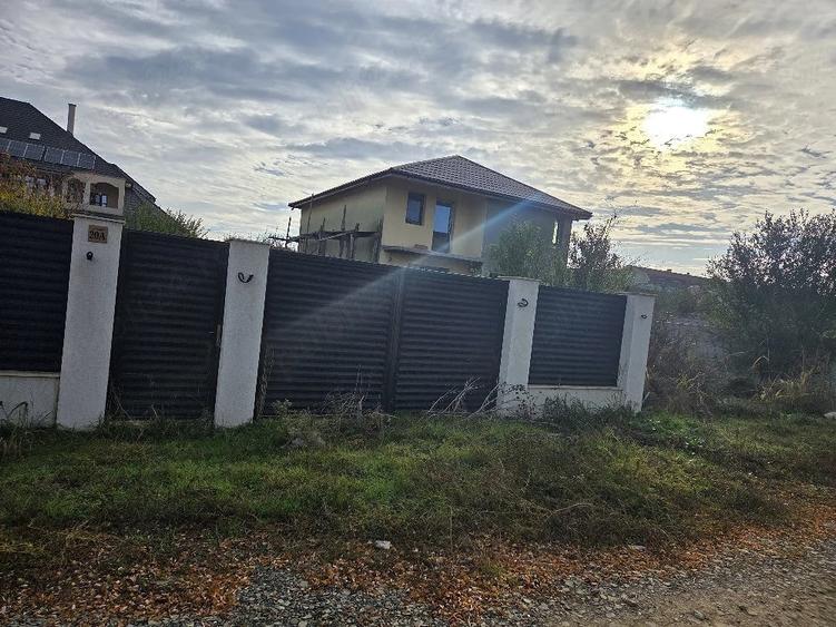 Teren de 330 mp, în Școlilor