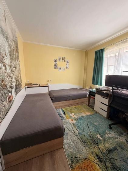 Apartament cu 3 camere semidecomandat în Lăpuș