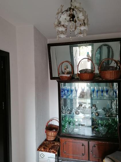 Apartament cu 3 camere semidecomandat în Obor