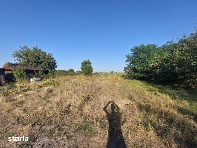 Casă cu 4 camere cu Teren 120 Mp în Cervenia
