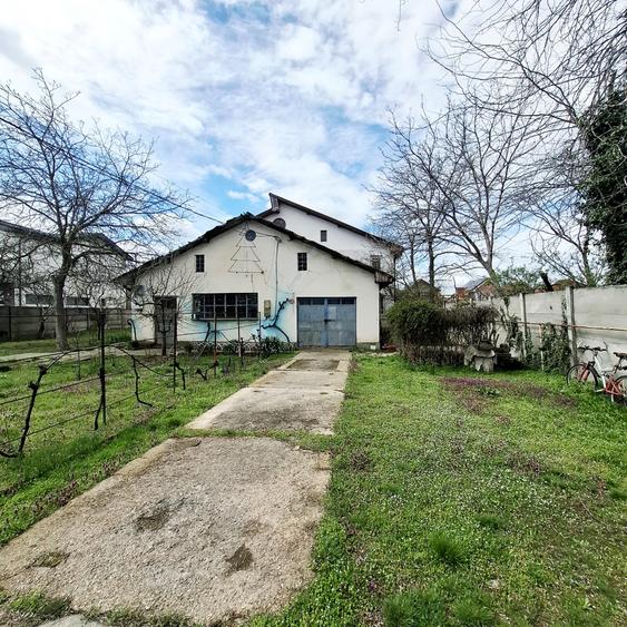 Casă individuală cu 6 camere cu Garaj în Clociov