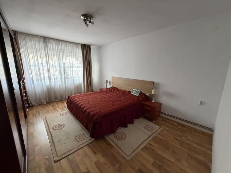 Casă individuală cu 6 camere cu Canalizare în Cetate