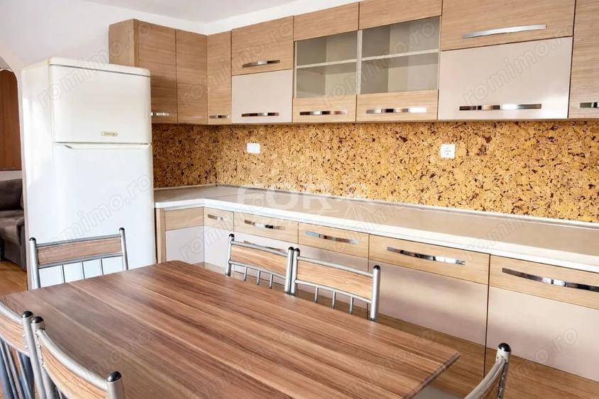 Casă cu 6 camere cu Teren 428 Mp în Iosia
