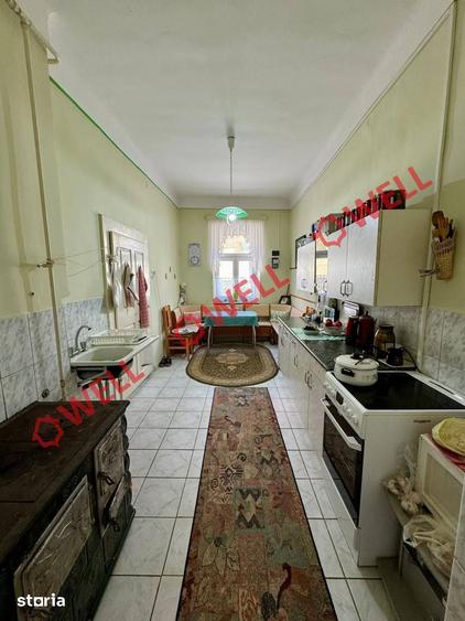 Casă cu 2 camere decomandat cu Teren 98 Mp în Central