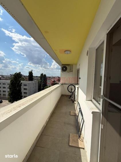 Apartament cu 2 camere în Apărătorii Patriei