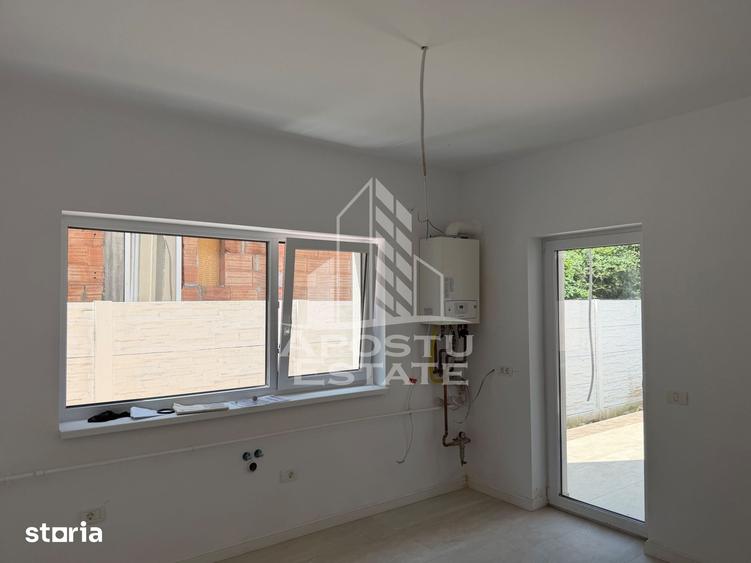 Duplex de vanzare cu 4 camere si 2 bai ,Ghiroda - 3