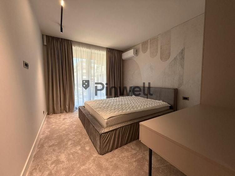 Apartament cu 4 camere decomandat, mobilat în Central