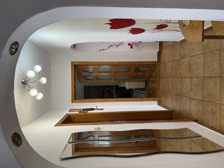 Apartament cu 4 camere decomandat în Central