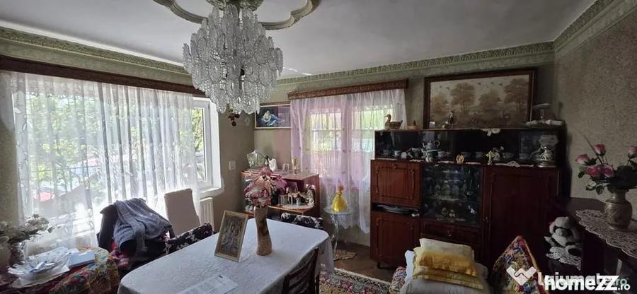 Casă cu 5 camere cu Teren 330 Mp în Slobozia