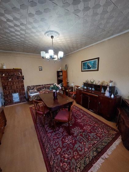 Casă cu Teren 300 Mp în Central