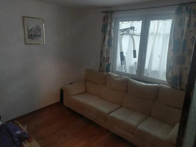 Apartament cu 2 camere decomandat în Ștei