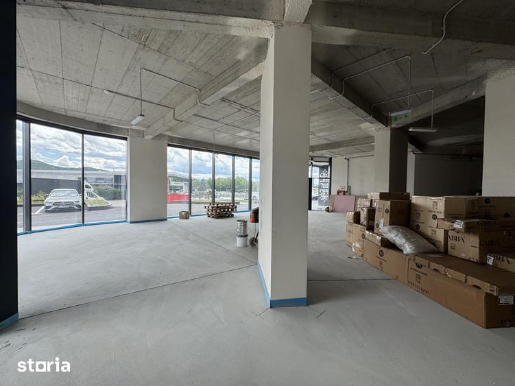 Spațiu comercial, de 273 mp, în Florești