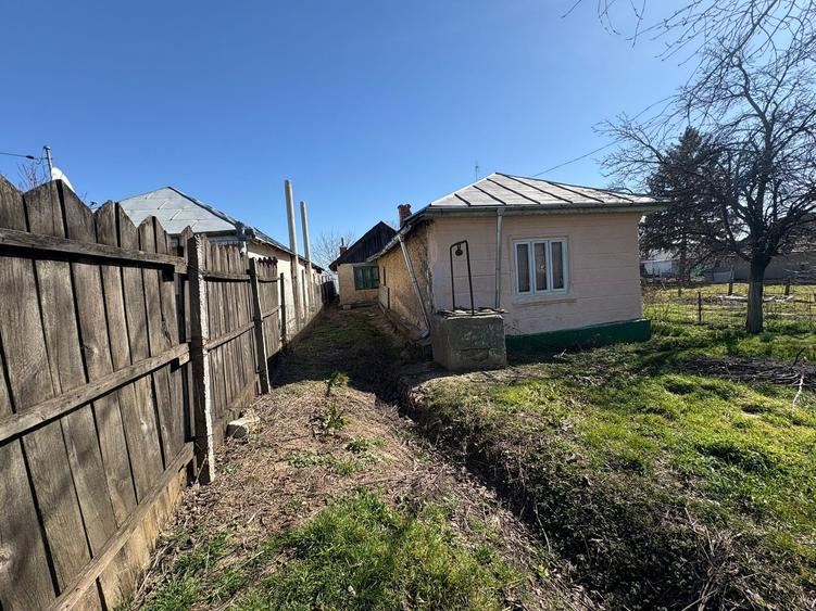 Teren Construcții intravilan de 2200 mp, în Urechești