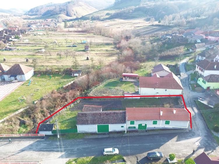 Casă cu 4 camere cu Teren 1084 Mp în Vale