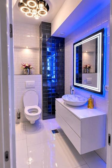 Apartament cu 3 camere decomandat în Exterior Vest