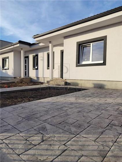 Duplex cu 3 camere cu Canalizare în Moșnița Nouă