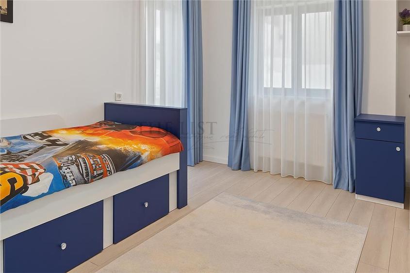 Casă individuală cu 6 camere cu Canalizare în Exterior Vest