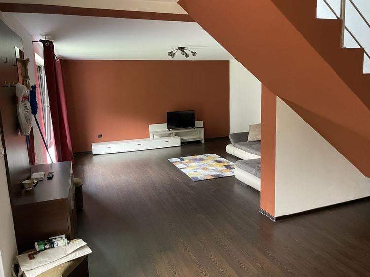 Casă cu 3 camere în Girocului