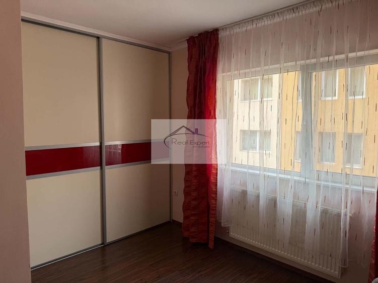 Apartament cu 4 camere decomandat în Bună Ziua