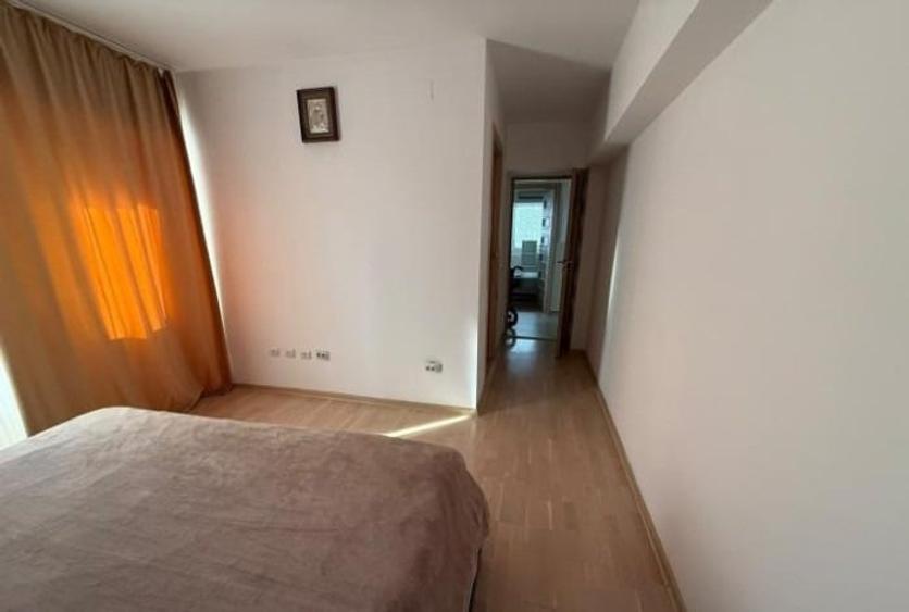 Apartament cu 3 camere decomandat în Dristor