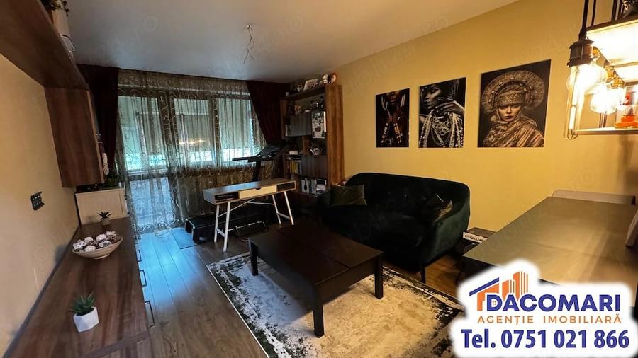 Apartament cu 2 camere decomandat în Micro 17