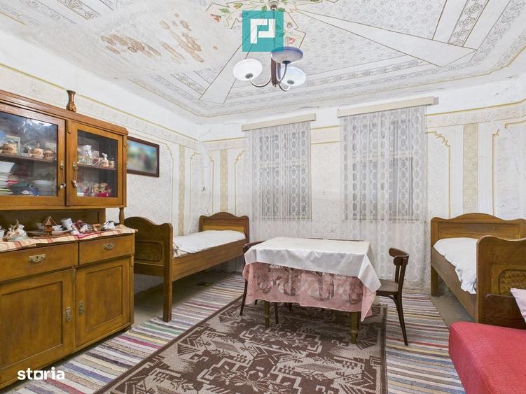 Casă cu 4 camere cu Teren 1461 Mp în Central