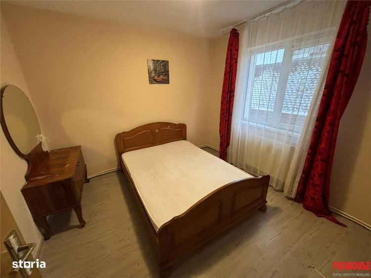 Apartament cu 3 camere semidecomandat în Central
