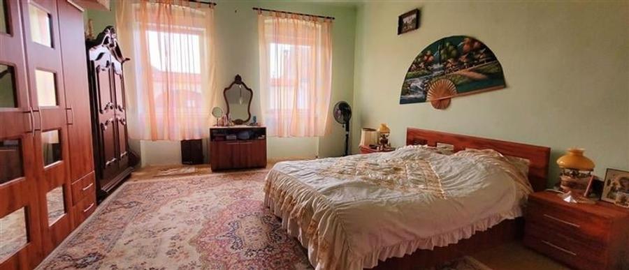 Casă individuală cu 5 camere cu Canalizare în Gârbova