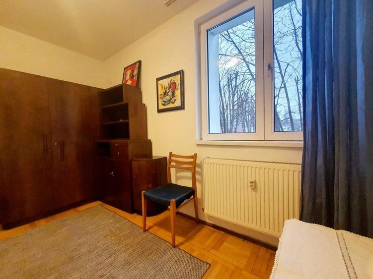 Apartament cu 3 camere nedecomandat, mobilat în Baba Novac