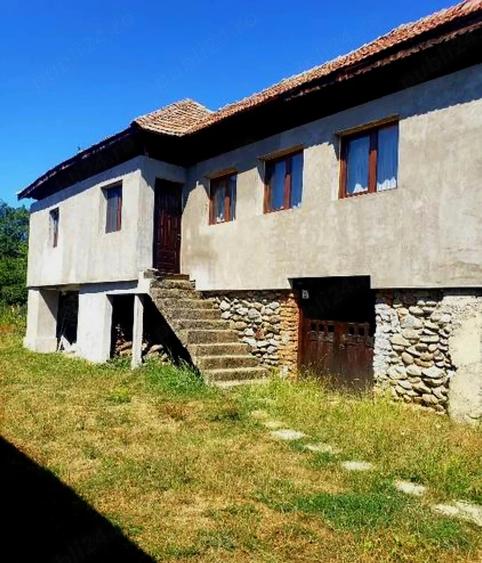 Casă cu 3 camere cu Teren 1200 Mp în Exterior Vest