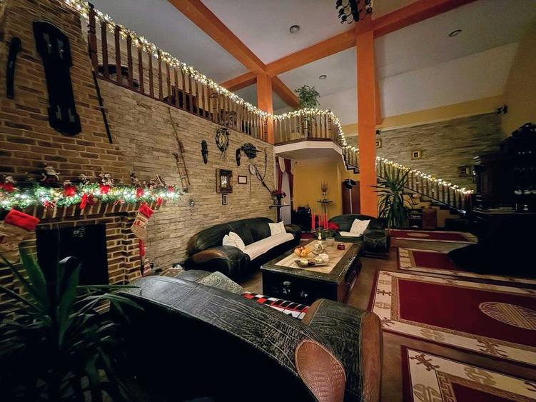 Casă cu 4 camere decomandat în Grădiște