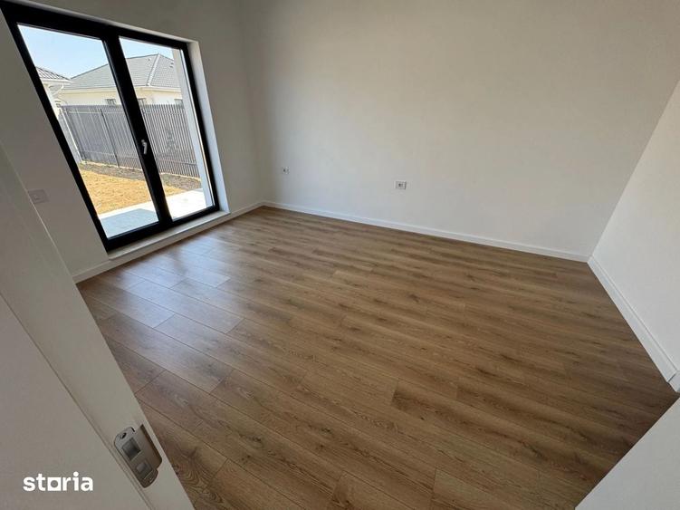 Casă cu 5 camere cu Teren 400 Mp în Tunari