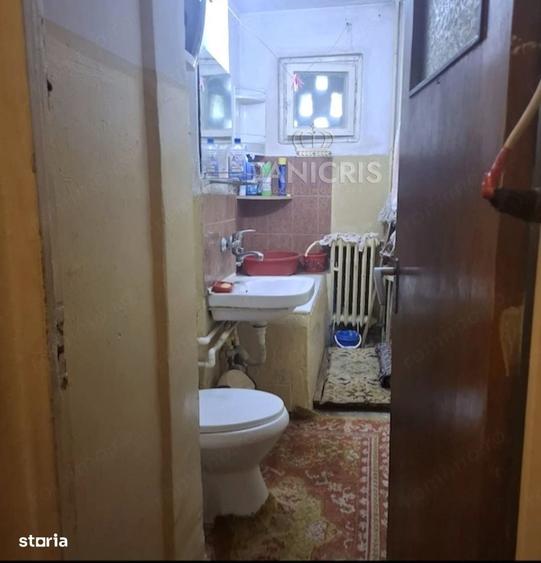 Apartament cu 3 camere semidecomandat în Central