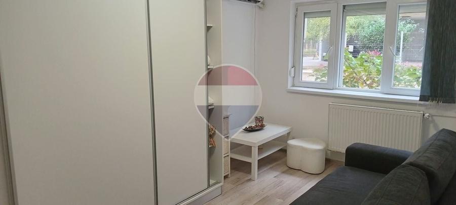 Garsonieră decomandată, mobilată în Micălaca