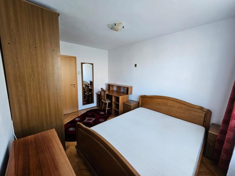 Apartament cu 3 camere decomandat, mobilat în Centrul Civic