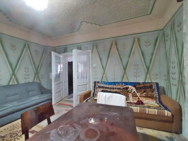 Casă cu 4 camere cu Teren 4122 Mp în Petid
