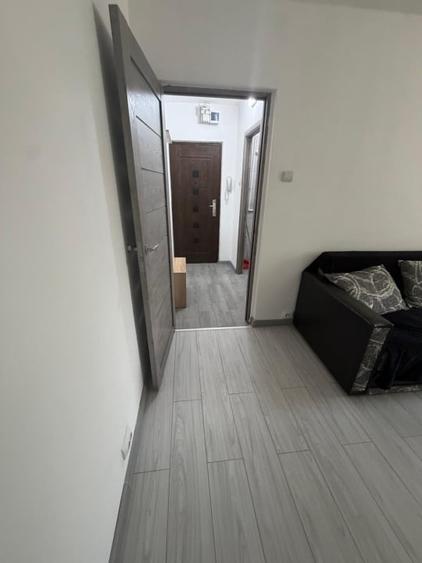 Garsoniera de vanzare, la parter , zona Craiovita - Big - 5