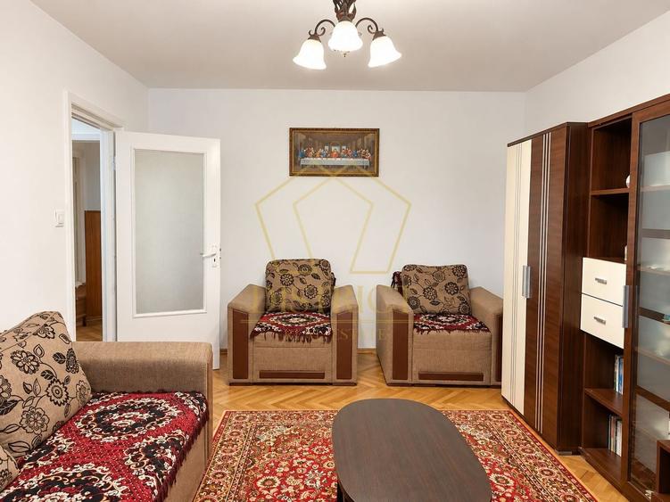 Apartament cu 3 camere decomandat, mobilat în Aradului
