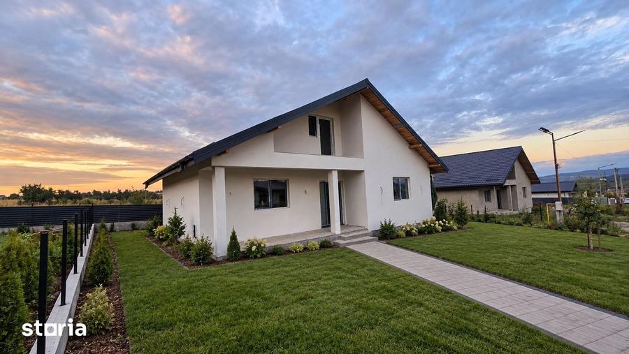 Casă cu 3 camere cu Teren 400 Mp în Miroslava