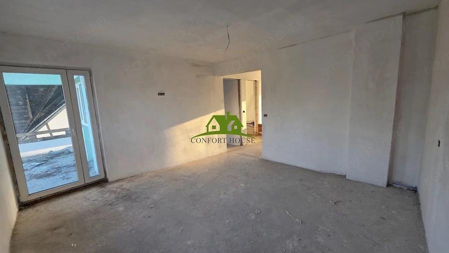 Casă cu Teren 3600 Mp în Slăvitești
