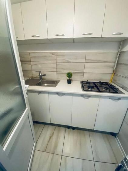 Garsonieră în Vest