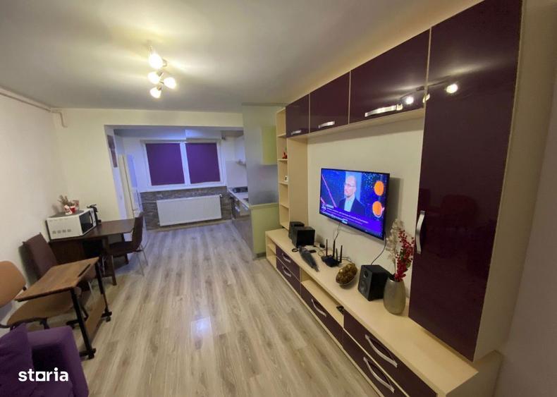 Apartament cu 2 camere decomandat, mobilat în Central