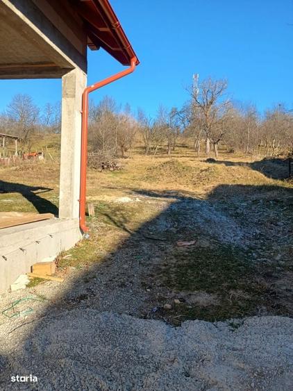 Casă cu 4 camere în Brăișoru
