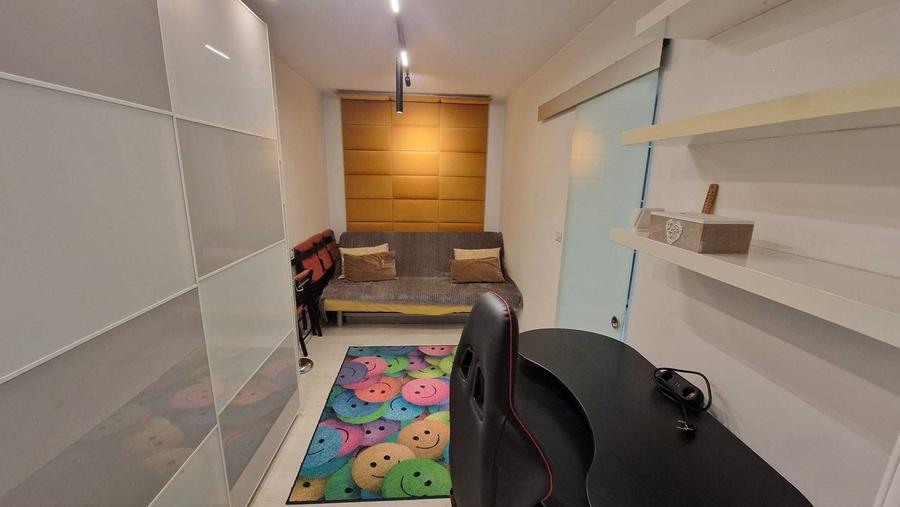 Apartament cu 2 camere semidecomandat în Strejnicu