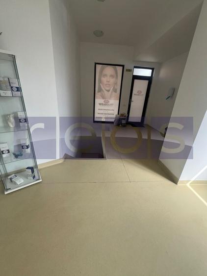 Apartament cu 5 camere decomandat în Mihai Bravu