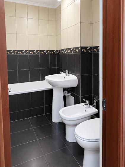 Apartament cu 4 camere decomandat în Unirii