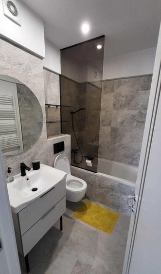 Apartament cu 3 camere decomandat, mobilat în Văcăresti