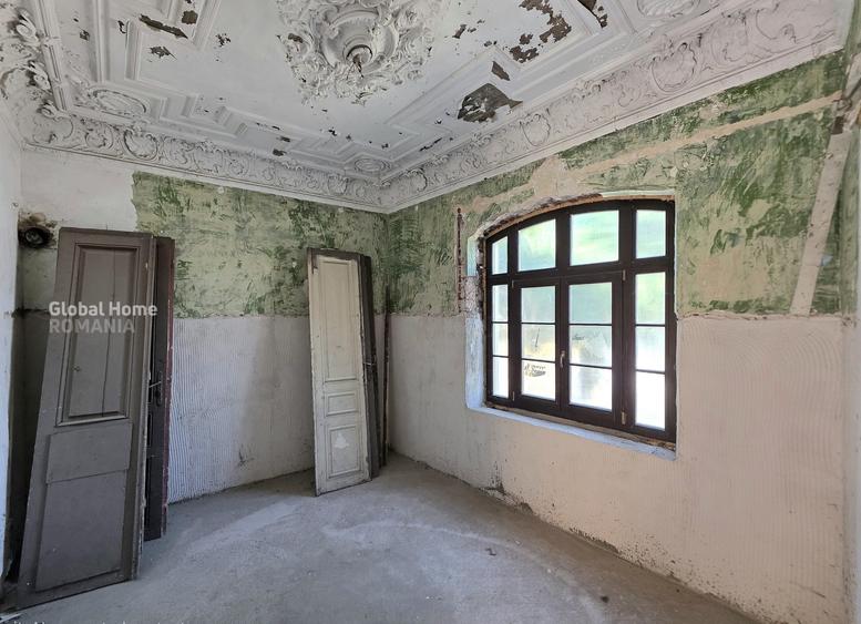Casă individuală cu 10 camere cu Canalizare în Central
