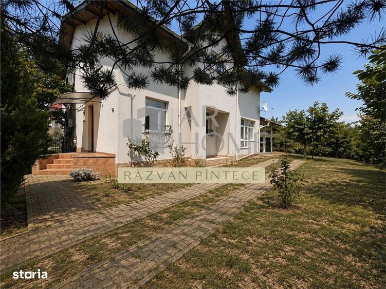 Casă cu 4 camere în Bucov